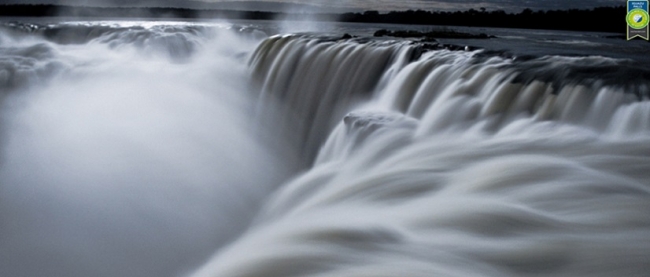 Cataratas con luna llena -  - Iemanja