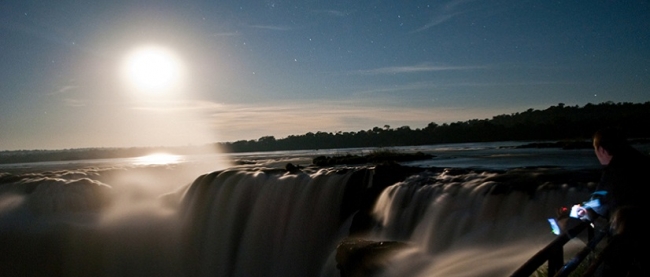 Cataratas con luna llena - Iguaz /  - Iemanja