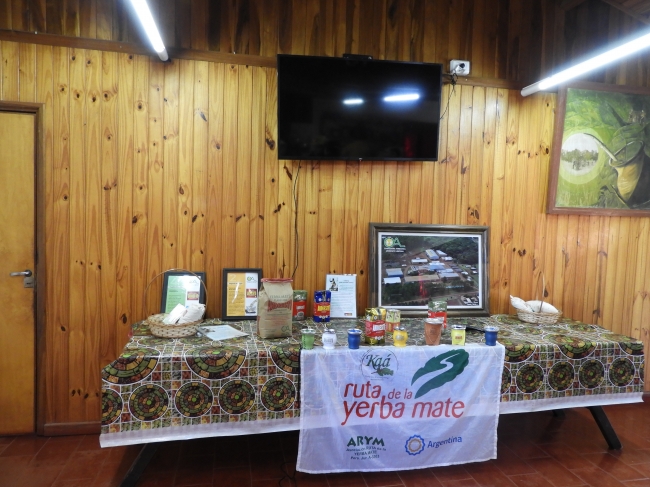 Yerbatera con Iemanja turismo - Iguaz /  - Iemanja